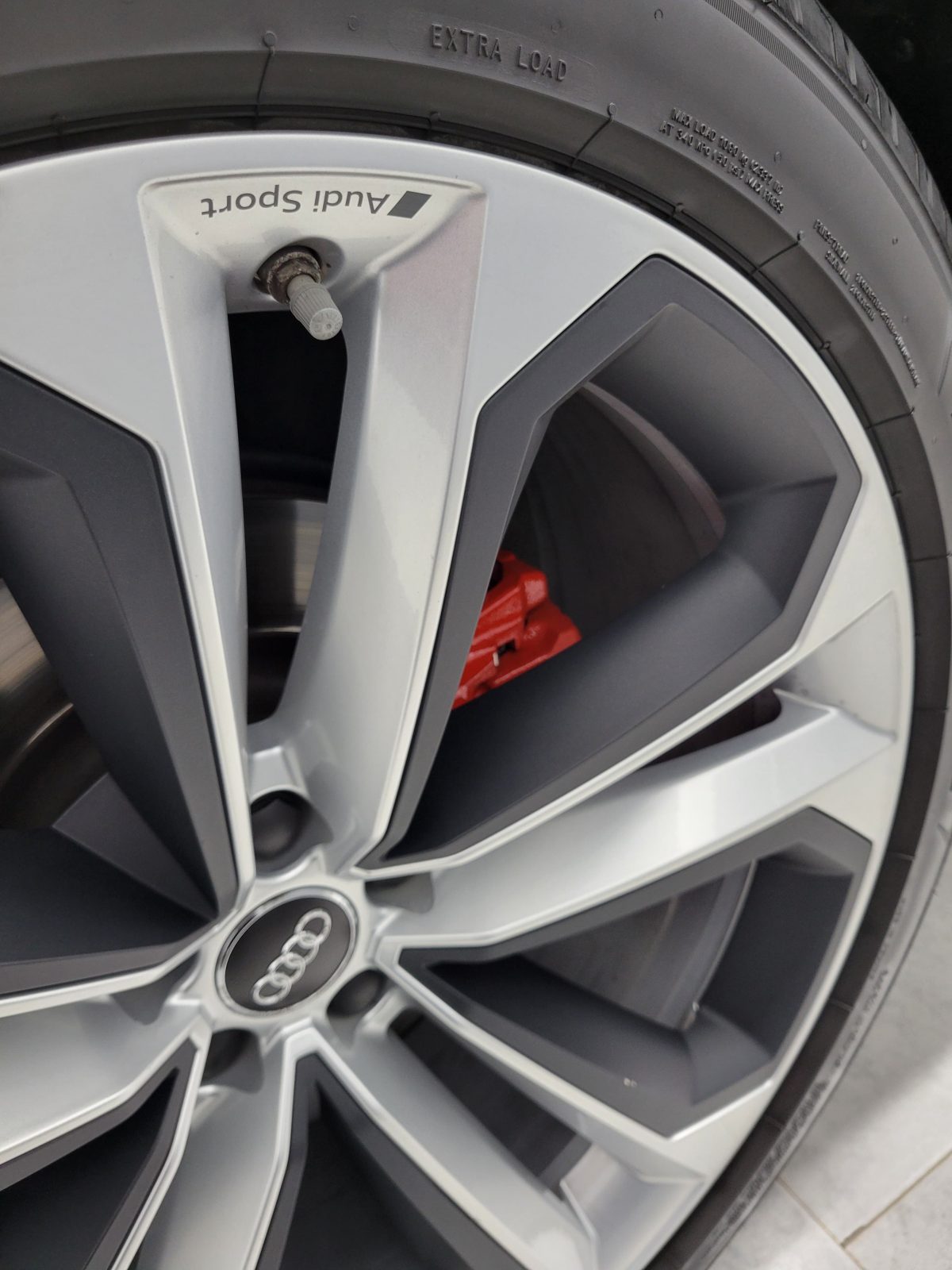Audi q8 50 tdi mhev 3.0 quattro 3x s line edition