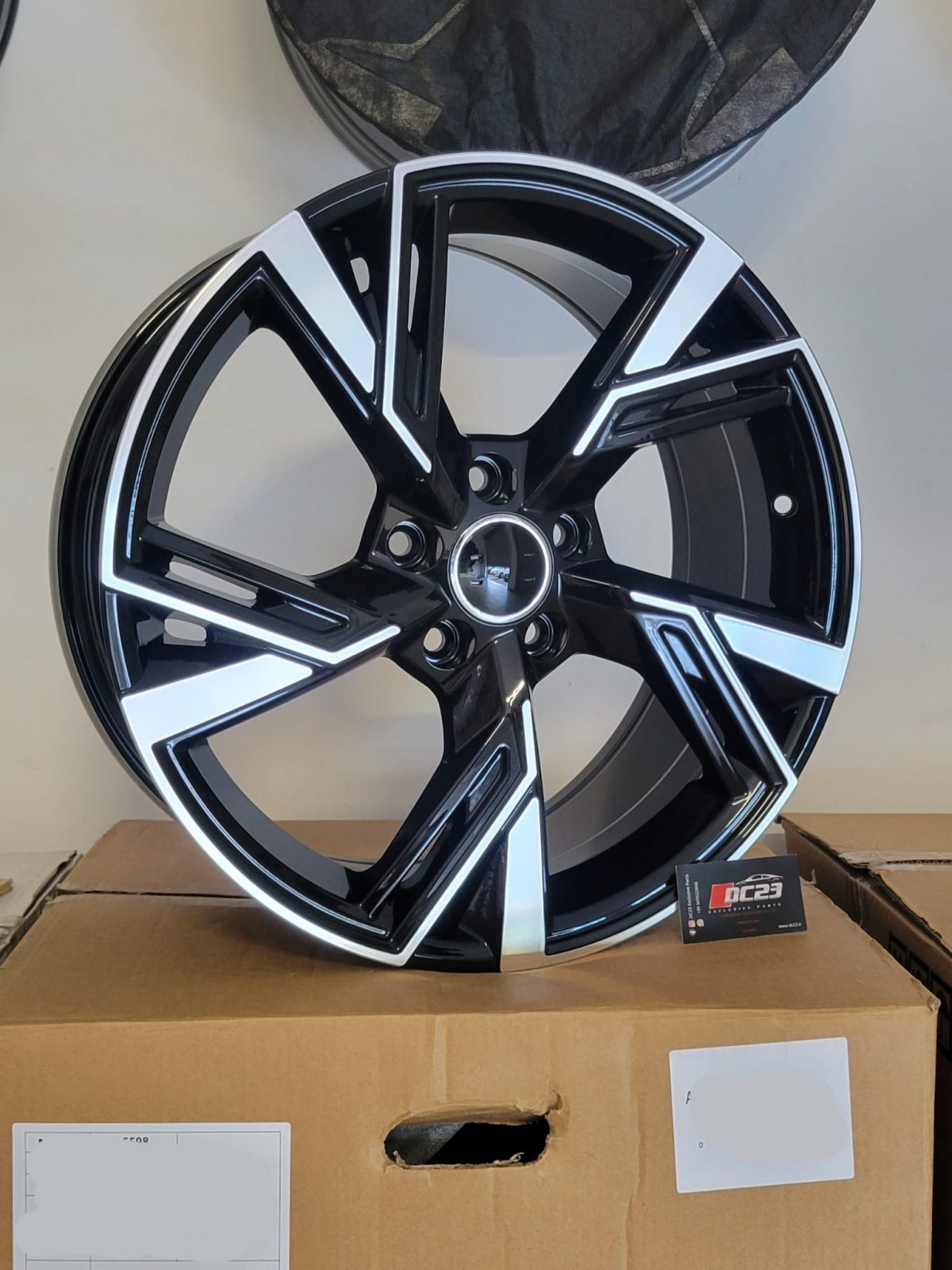 Set da 4 cerchi in lega 18" rs per audi vw seat cupra a3 s line s3 rs3 a4 a5 s5 a6 q2 q3 q5 tiguan t roc golf leon (copia)